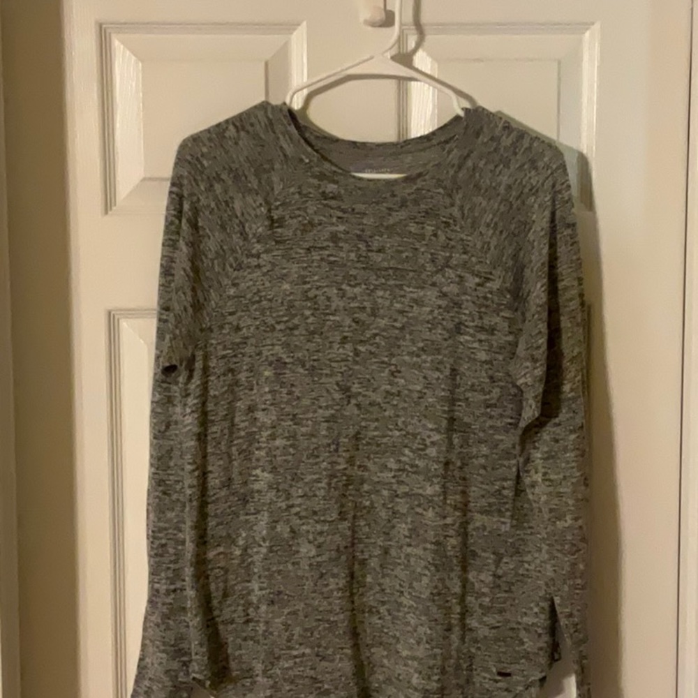 Hollister gray long sleeved tee